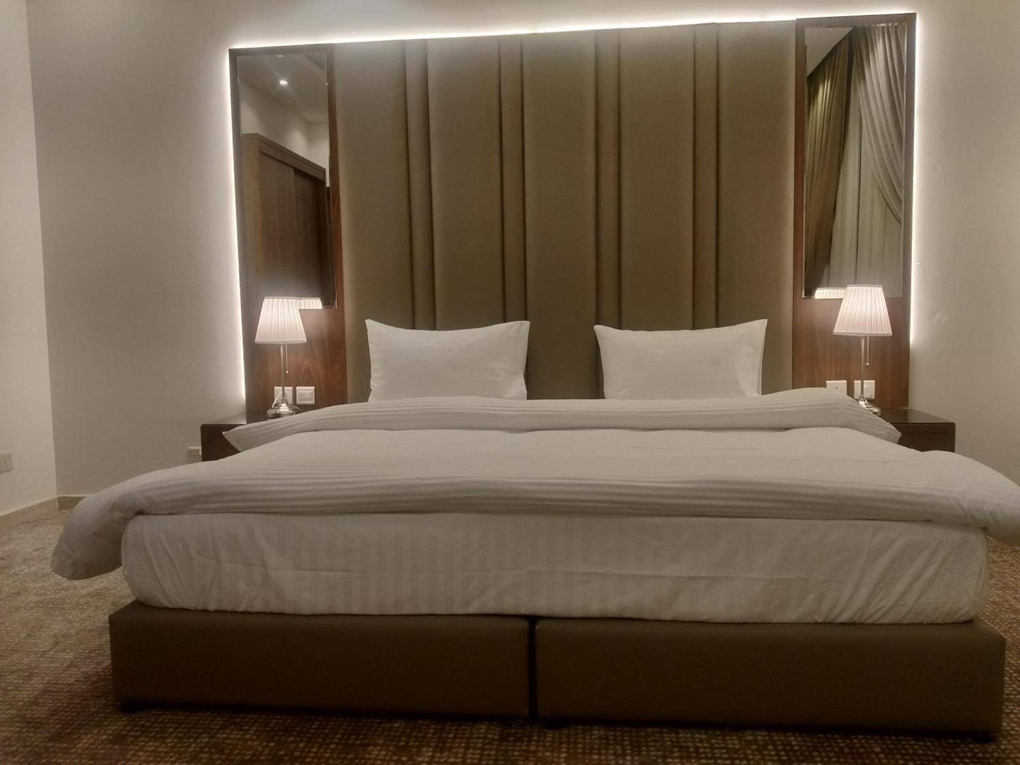 Towlan Qurtaba Aparthotel Riyadh Exterior photo